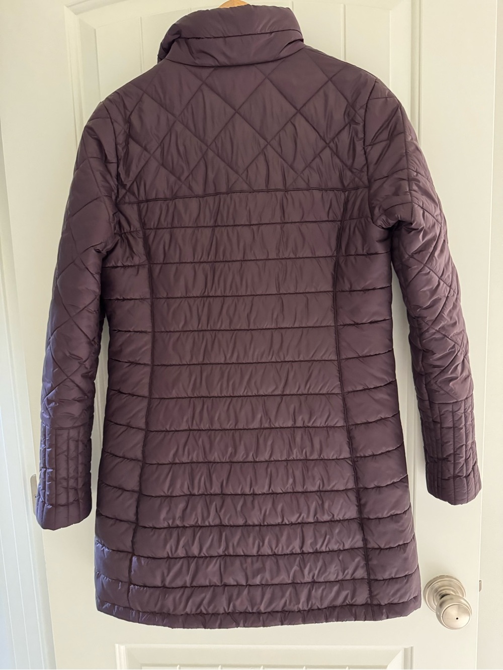 Women’s Patagonia Quilted Long Puffer Jacket in Deep Plum Medium - Picture 2 of 4